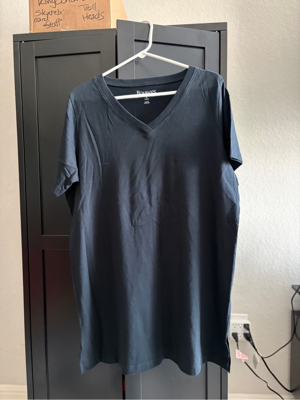 Romans v-neck tunic tshirt size M